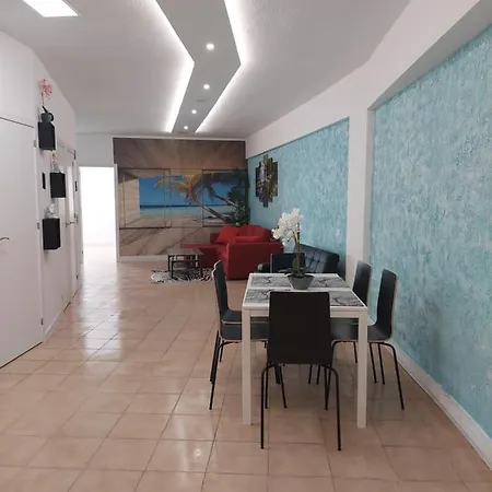 Fantastic In The First Line Of The Sea, Wifi Free Apartment